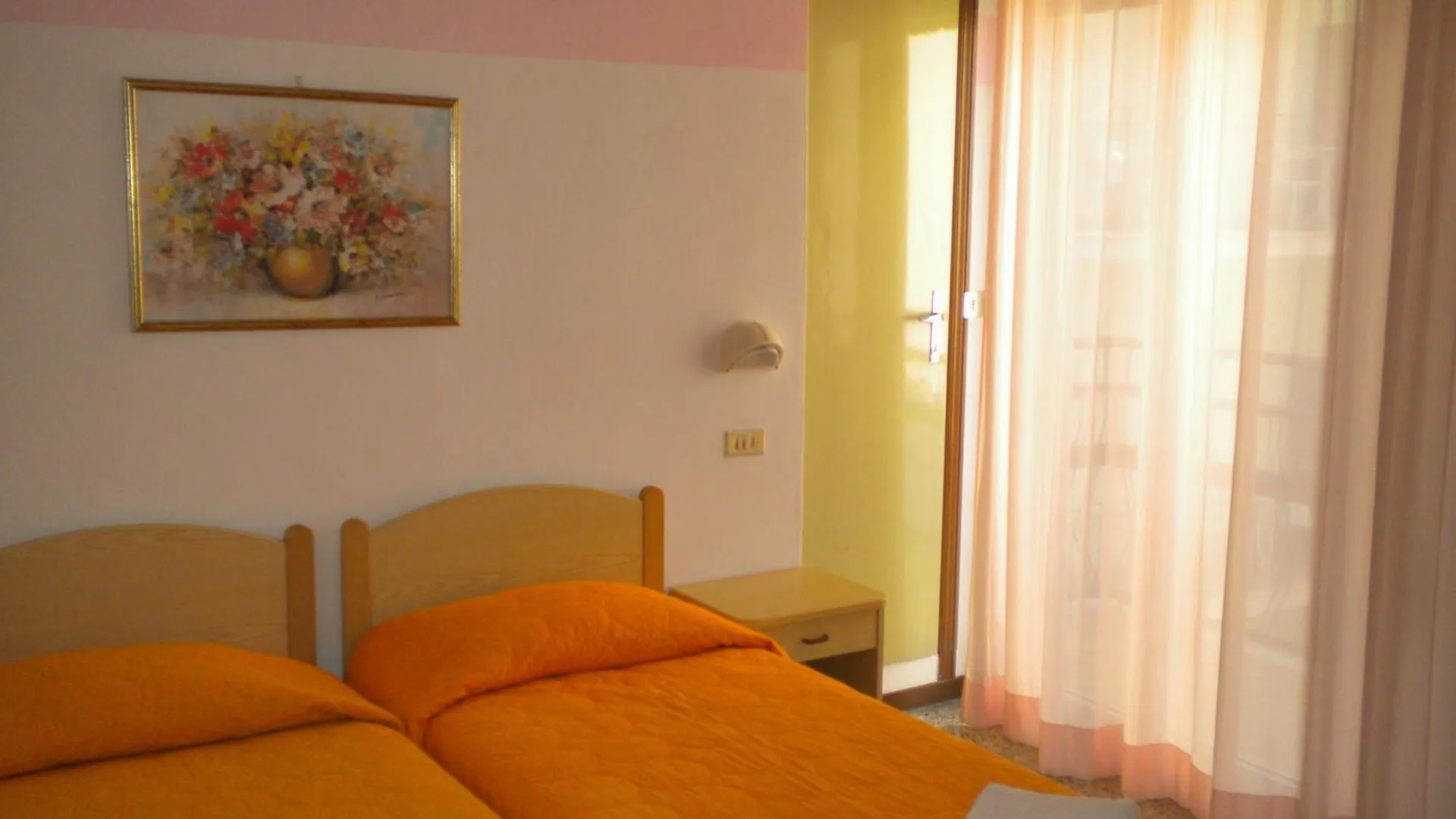 Hotel Nives 리미니
