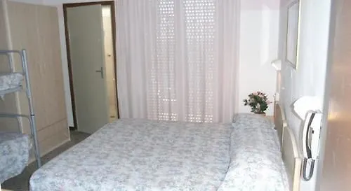 Hotel Nives 리미니